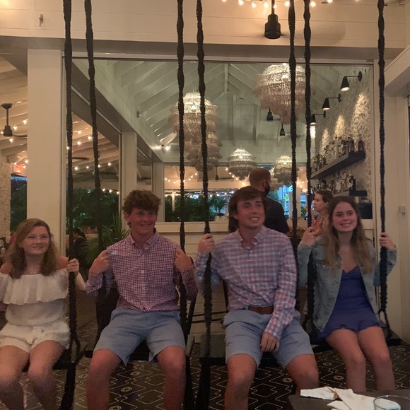 Meet your Posher, Lauren - Picture 11 of 11